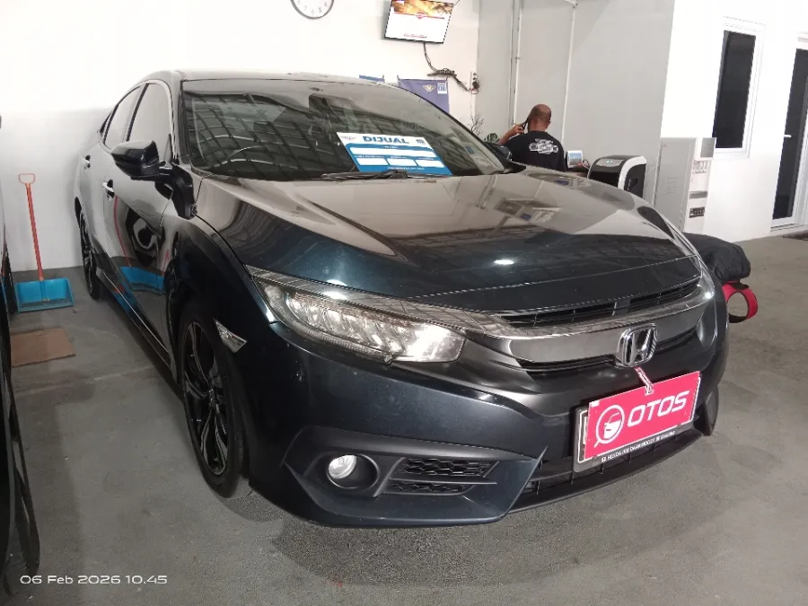 Foto Mobil Bekas Kanan Depan Honda Civic 1.5 Turbo tahun 2016
