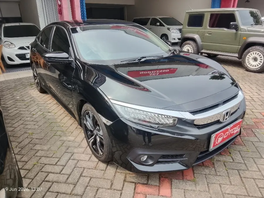 Foto Mobil Bekas Kanan Depan Honda Civic 1.5 Turbo tahun 2016