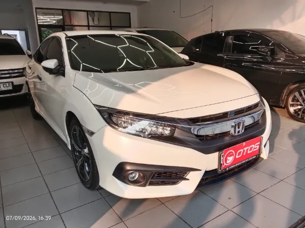2016 Honda Civic 1.5 Turbo - Foto 1 dari 6