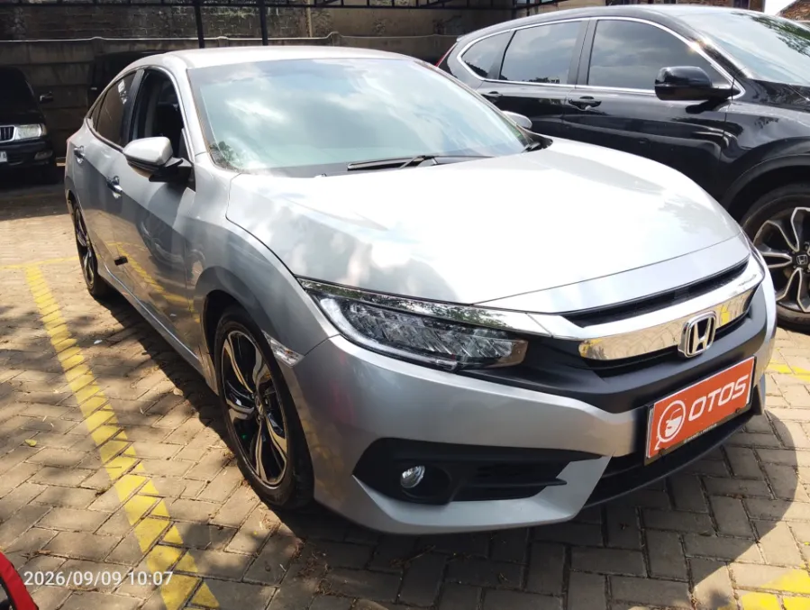 Foto Mobil Bekas Kanan Depan Honda Civic 1.5 Turbo tahun 2016