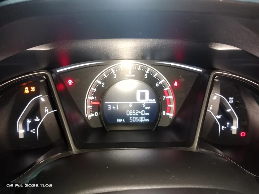 Foto Mobil Bekas Odometer Honda Civic 1.5 Turbo tahun 2016