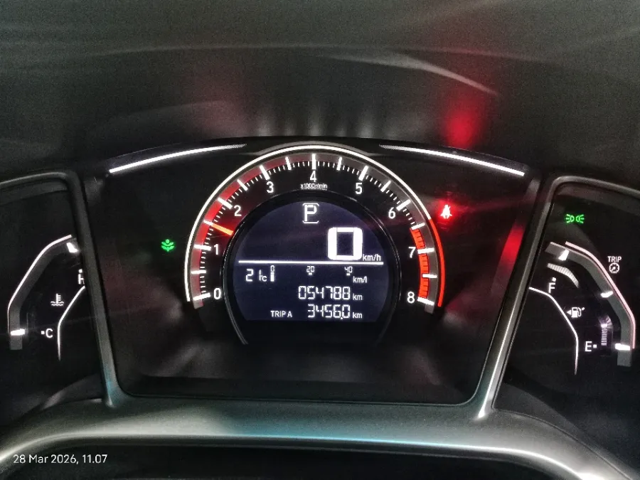 Foto Mobil Bekas Odometer Honda Civic 1.5 Turbo tahun 2016