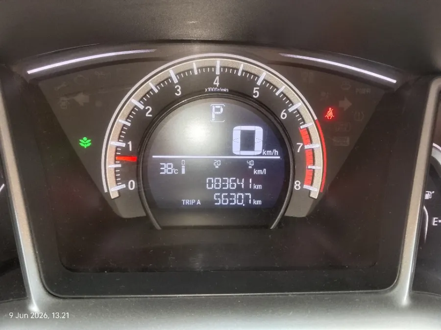 Foto Mobil Bekas Odometer Honda Civic 1.5 Turbo tahun 2016