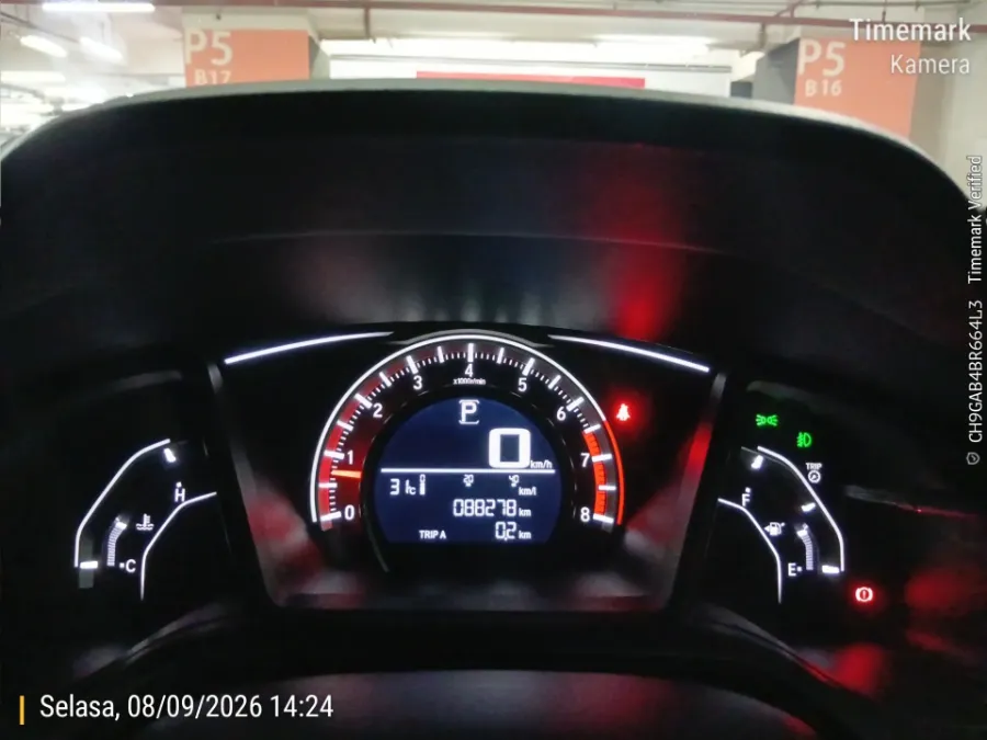 Foto Mobil Bekas Odometer Honda Civic 1.5 Turbo tahun 2016