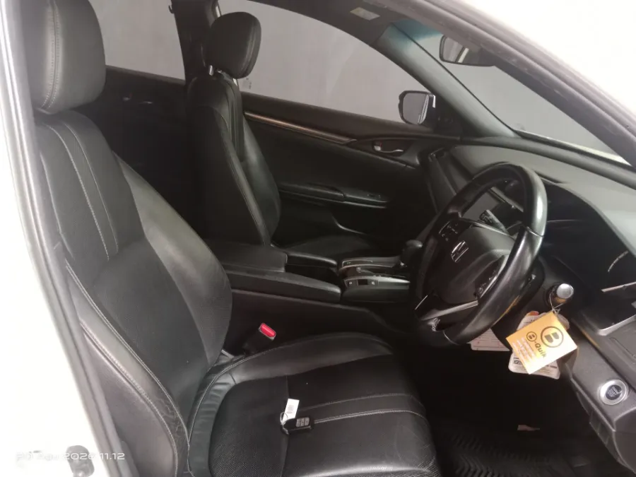 Foto Mobil Bekas Kabin Depan Honda Civic 1.5 Turbo tahun 2017