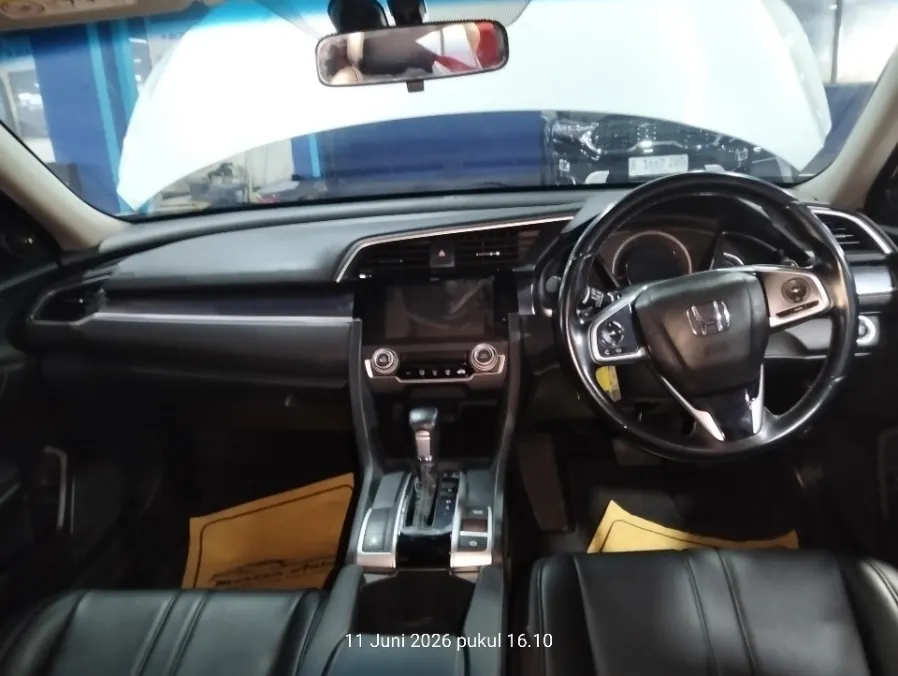 Foto Mobil Bekas Dashboard Honda Civic 1.5 Turbo tahun 2018