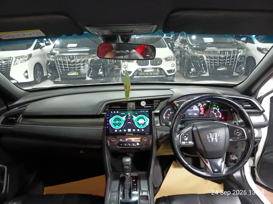 Foto Mobil Bekas Dashboard Honda Civic 1.5 Turbo tahun 2018