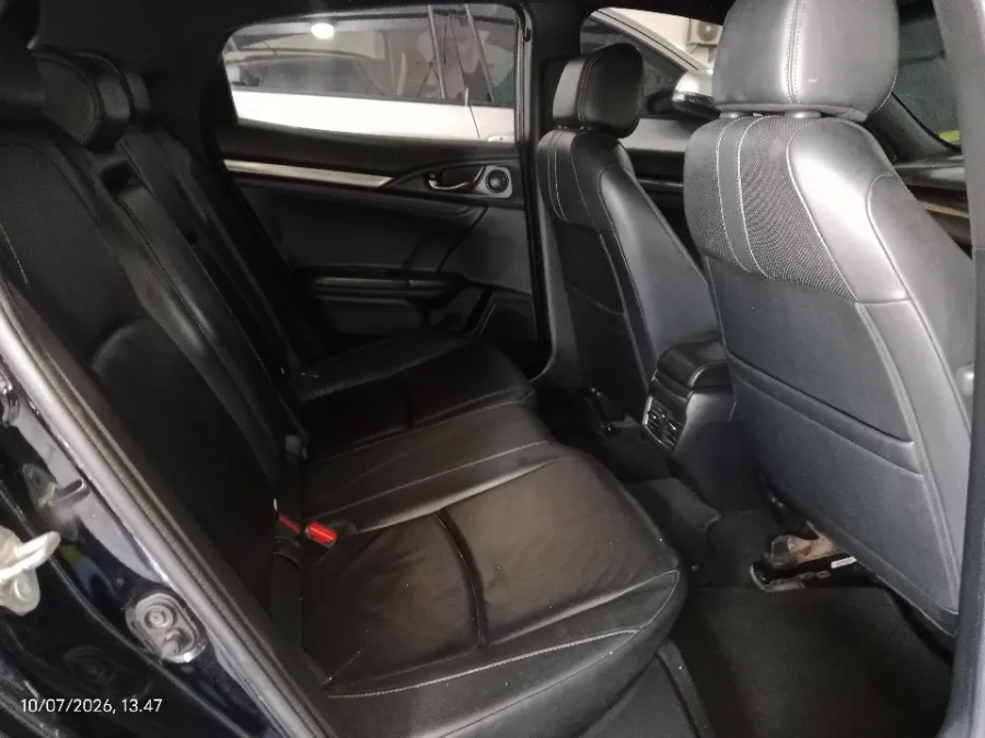 Foto Mobil Bekas Kabin Belakang Honda Civic 1.5 Turbo tahun 2018