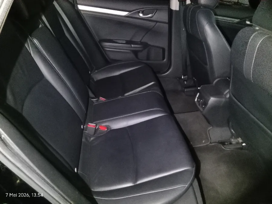 Foto Mobil Bekas Kabin Belakang Honda Civic 1.5 Turbo tahun 2018