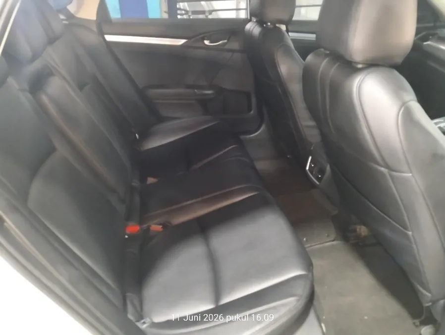 Foto Mobil Bekas Kabin Belakang Honda Civic 1.5 Turbo tahun 2018