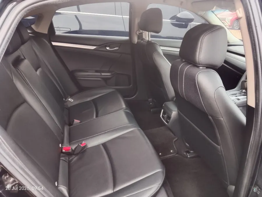 Foto Mobil Bekas Kabin Belakang Honda Civic 1.5 Turbo tahun 2018