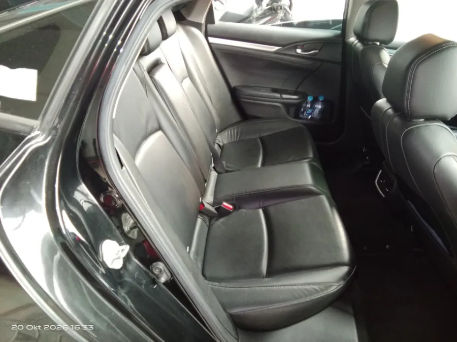 Foto Mobil Bekas Kabin Belakang Honda Civic 1.5 Turbo tahun 2018