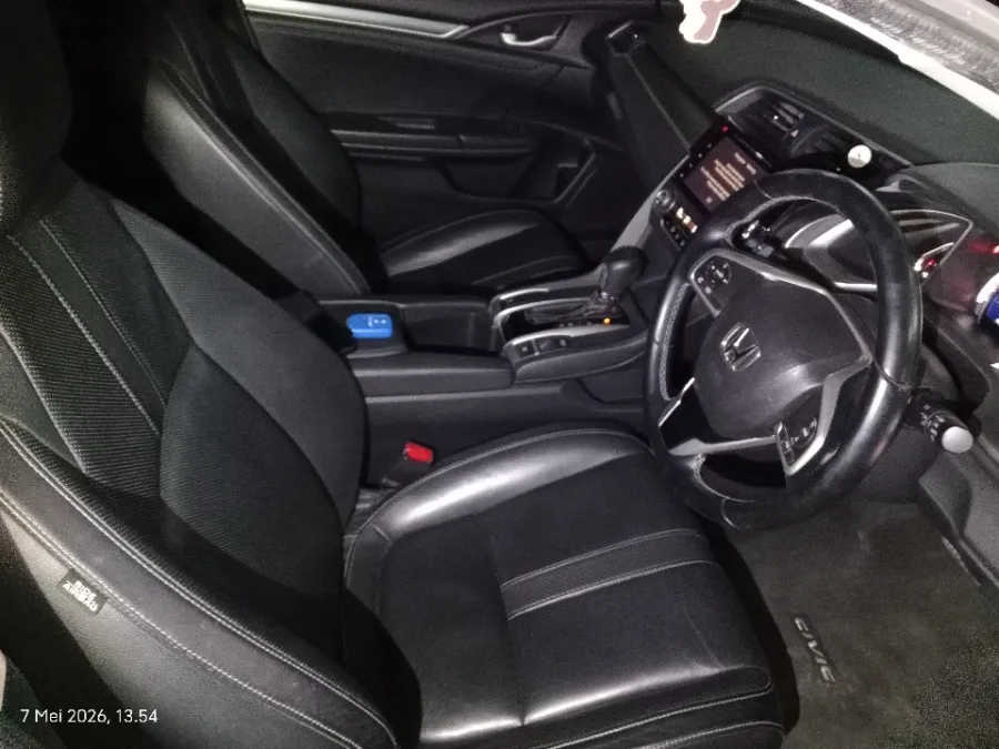 Foto Mobil Bekas Kabin Depan Honda Civic 1.5 Turbo tahun 2018