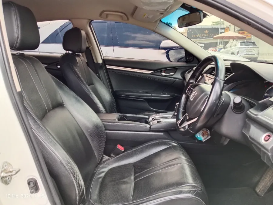 Foto Mobil Bekas Kabin Depan Honda Civic 1.5 Turbo tahun 2018