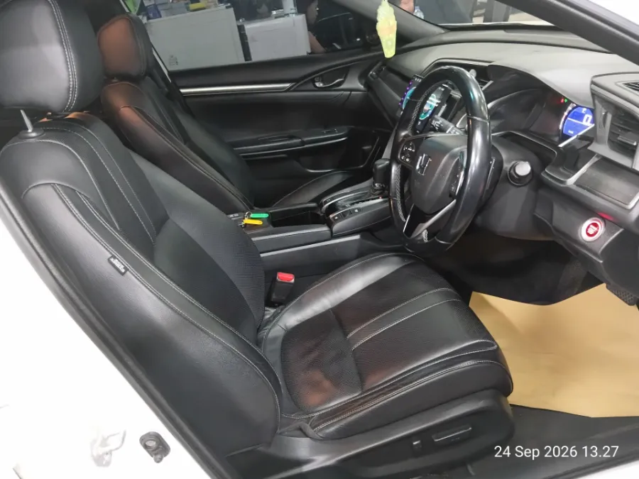 Foto Mobil Bekas Kabin Depan Honda Civic 1.5 Turbo tahun 2018