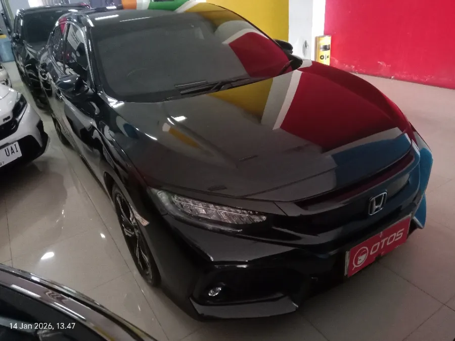 Foto Mobil Bekas Kanan Depan Honda Civic 1.5 Turbo tahun 2018