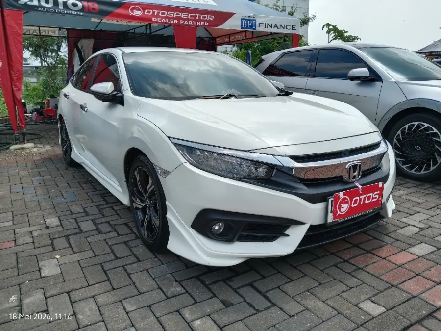 Foto Mobil Bekas Kanan Depan Honda Civic 1.5 Turbo tahun 2018