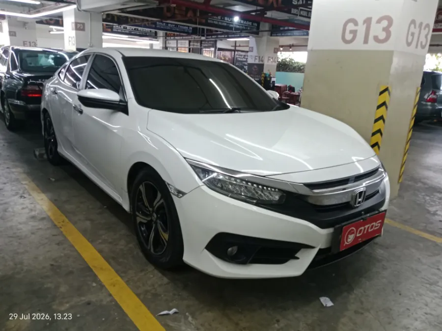 Foto Mobil Bekas Kanan Depan Honda Civic 1.5 Turbo tahun 2018