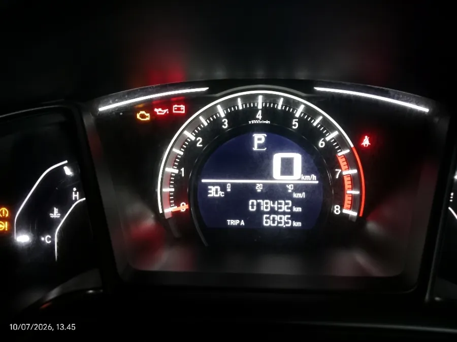 Foto Mobil Bekas Odometer Honda Civic 1.5 Turbo tahun 2018