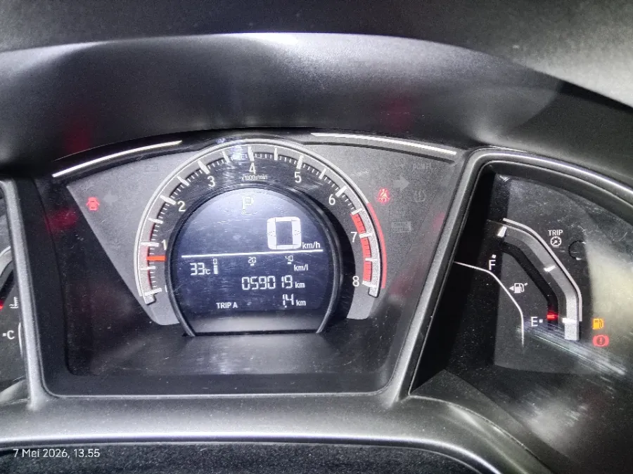 Foto Mobil Bekas Odometer Honda Civic 1.5 Turbo tahun 2018