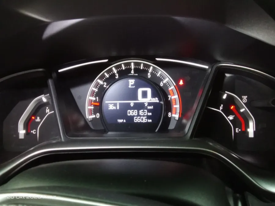 Foto Mobil Bekas Odometer Honda Civic 1.5 Turbo tahun 2018