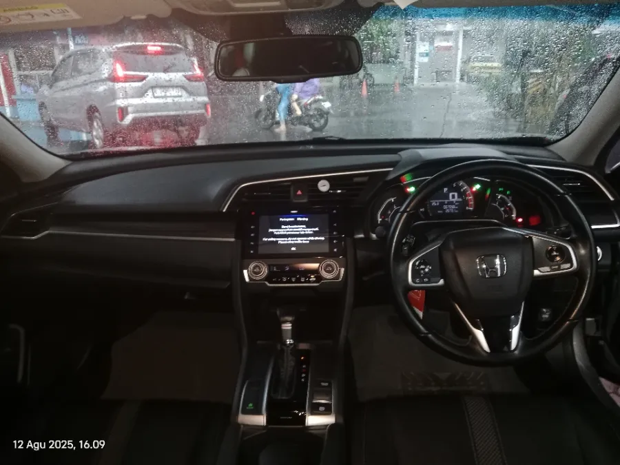 Foto Mobil Bekas Dashboard Honda Civic 1.5 Turbo tahun 2019