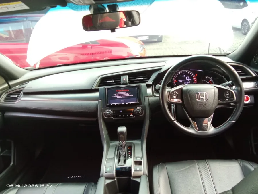 Foto Mobil Bekas Dashboard Honda Civic 1.5 Turbo tahun 2019