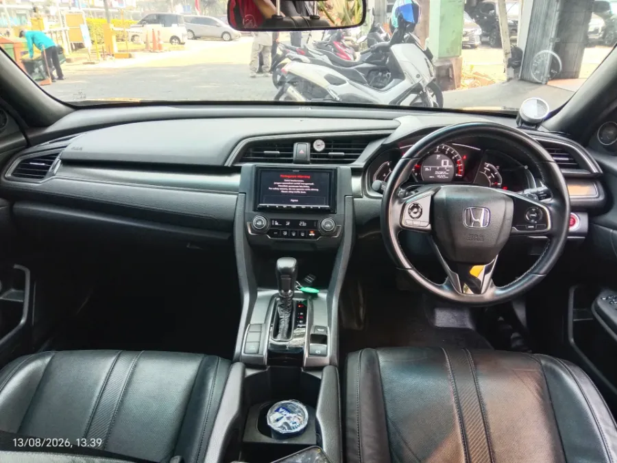 Foto Mobil Bekas Dashboard Honda Civic 1.5 Turbo tahun 2019