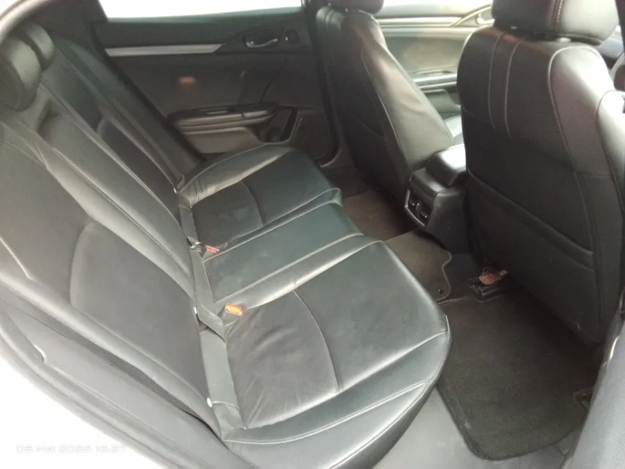 Foto Mobil Bekas Kabin Belakang Honda Civic 1.5 Turbo tahun 2019