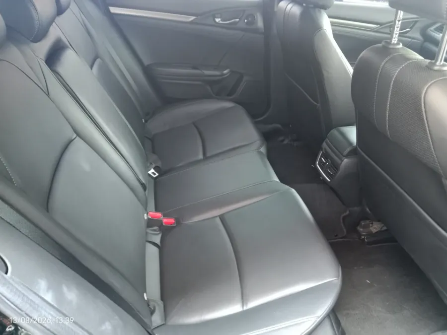 Foto Mobil Bekas Kabin Belakang Honda Civic 1.5 Turbo tahun 2019