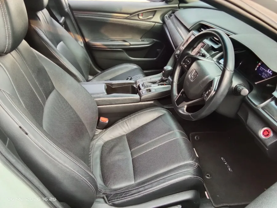 Foto Mobil Bekas Kabin Depan Honda Civic 1.5 Turbo tahun 2019