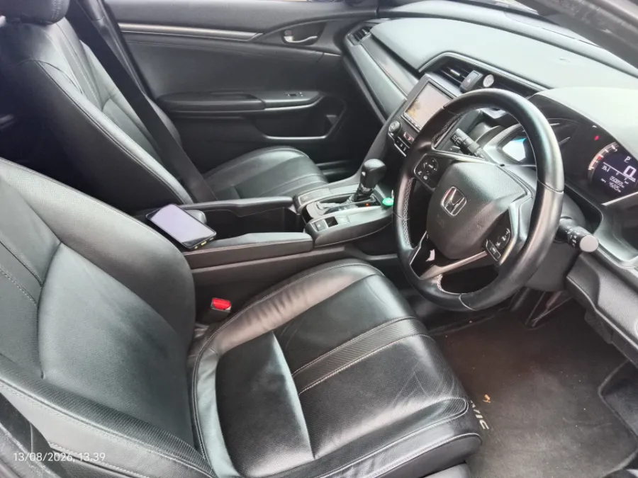 Foto Mobil Bekas Kabin Depan Honda Civic 1.5 Turbo tahun 2019