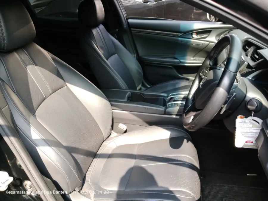 Foto Mobil Bekas Kabin Depan Honda Civic 1.5 Turbo tahun 2019