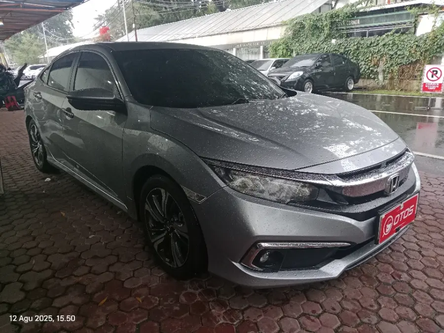 Foto Mobil Bekas Kanan Depan Honda Civic 1.5 Turbo tahun 2019