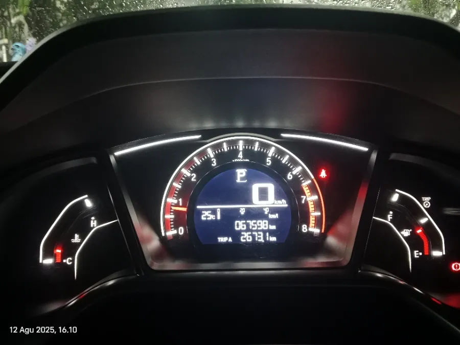 Foto Mobil Bekas Odometer Honda Civic 1.5 Turbo tahun 2019