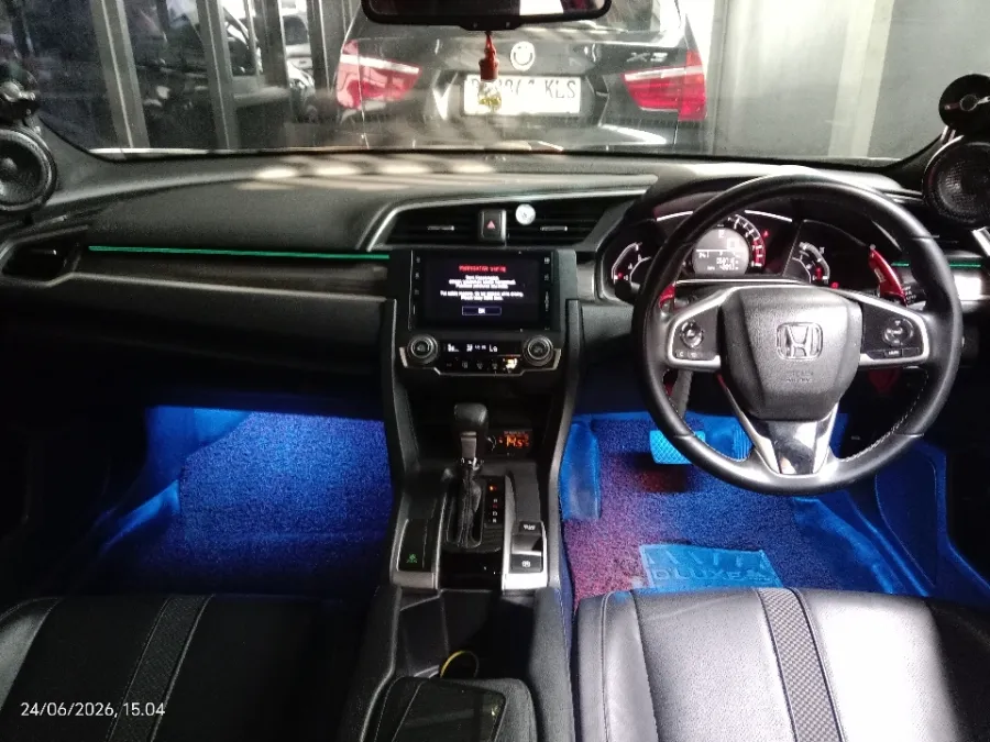 Foto Mobil Bekas Dashboard Honda Civic 1.5 Turbo tahun 2020