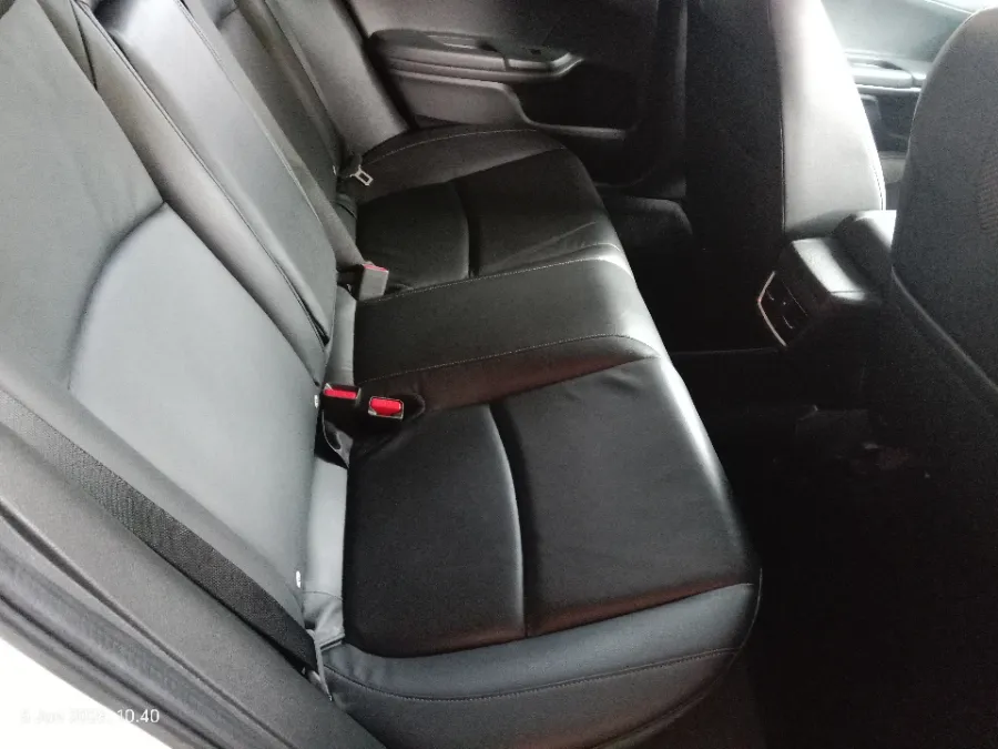 Foto Mobil Bekas Kabin Belakang Honda Civic 1.5 Turbo tahun 2020