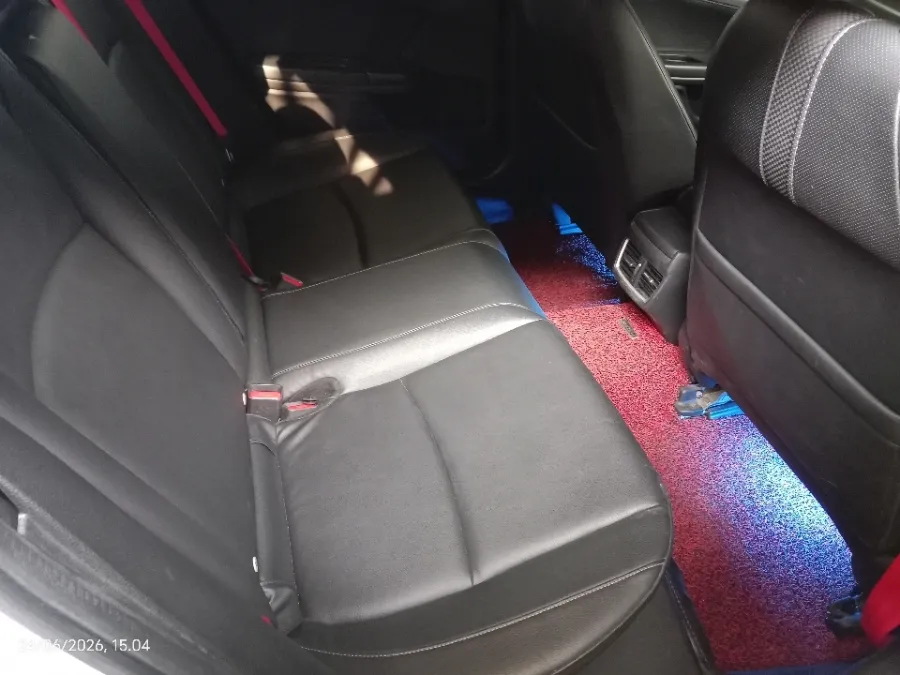 Foto Mobil Bekas Kabin Belakang Honda Civic 1.5 Turbo tahun 2020