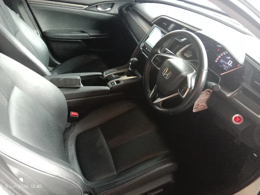 Foto Mobil Bekas Kabin Depan Honda Civic 1.5 Turbo tahun 2020