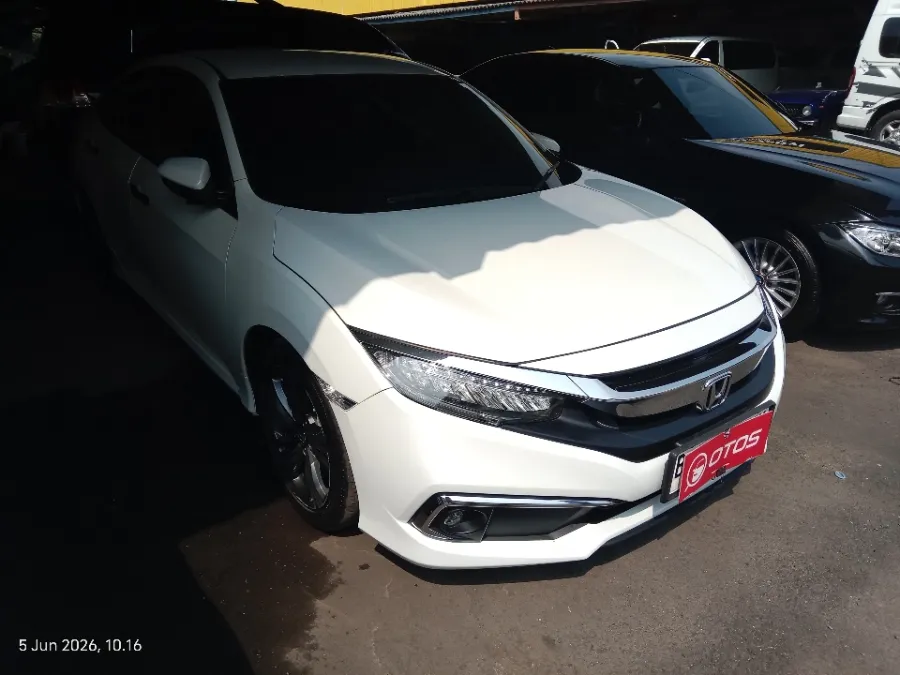 Foto Mobil Bekas Kanan Depan Honda Civic 1.5 Turbo tahun 2020