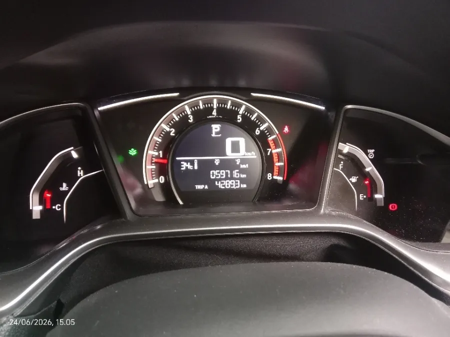 Foto Mobil Bekas Odometer Honda Civic 1.5 Turbo tahun 2020