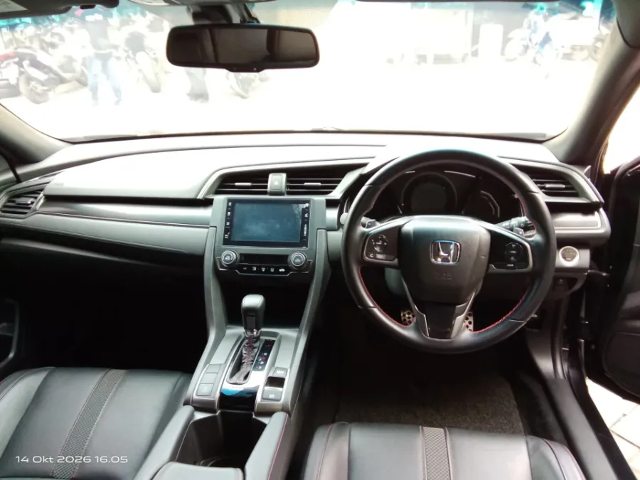Foto Mobil Bekas Dashboard Honda Civic 1.5 Turbo tahun 2021