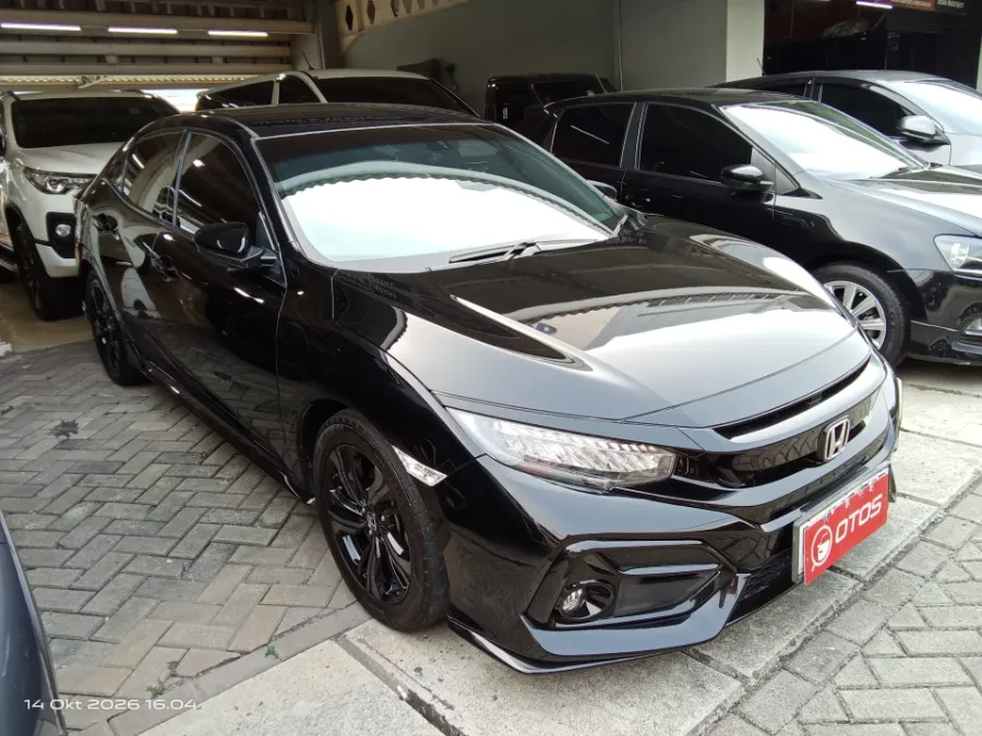 Foto Mobil Bekas Kanan Depan Honda Civic 1.5 Turbo tahun 2021