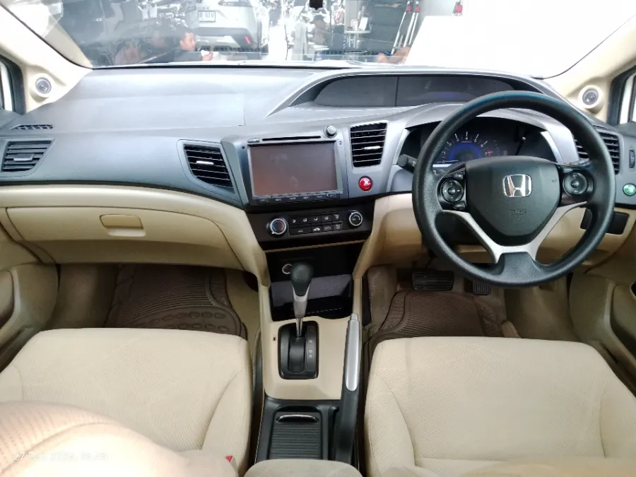 Foto Mobil Bekas Dashboard Honda Civic 1.8 FB tahun 2014