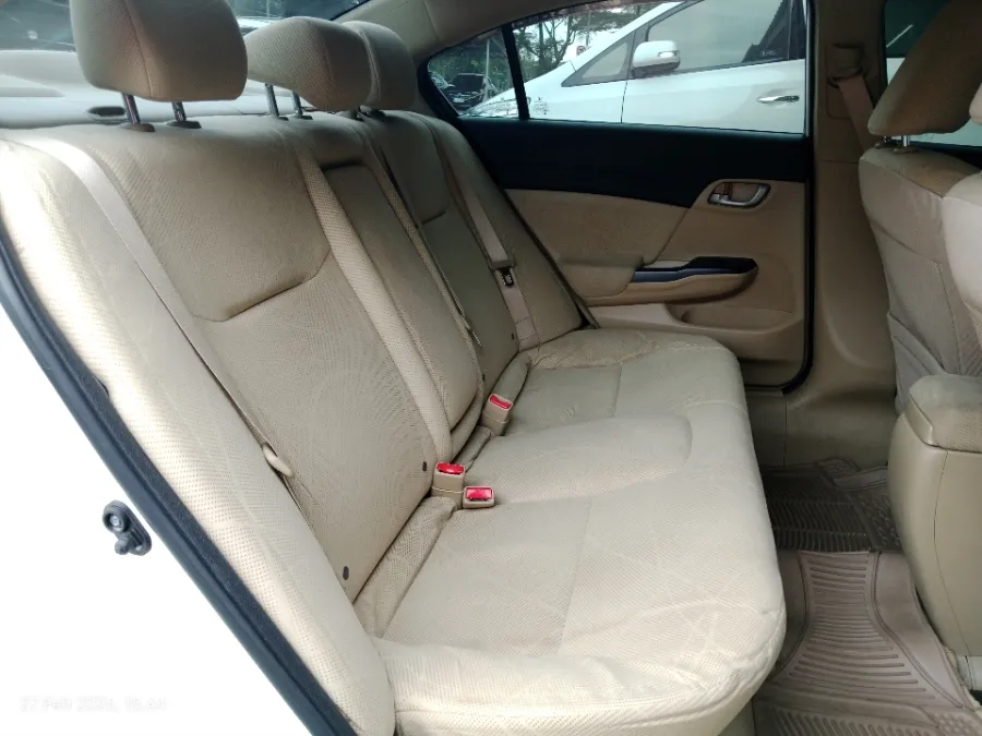 Foto Mobil Bekas Kabin Belakang Honda Civic 1.8 FB tahun 2014