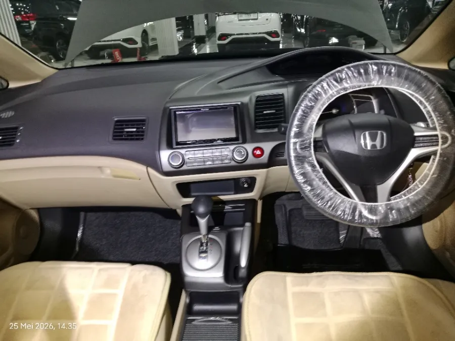 Foto Mobil Bekas Dashboard Honda Civic 1.8 FD tahun 2014