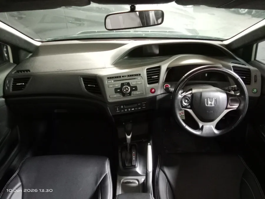Foto Mobil Bekas Dashboard Honda Civic 2.0 FB tahun 2012