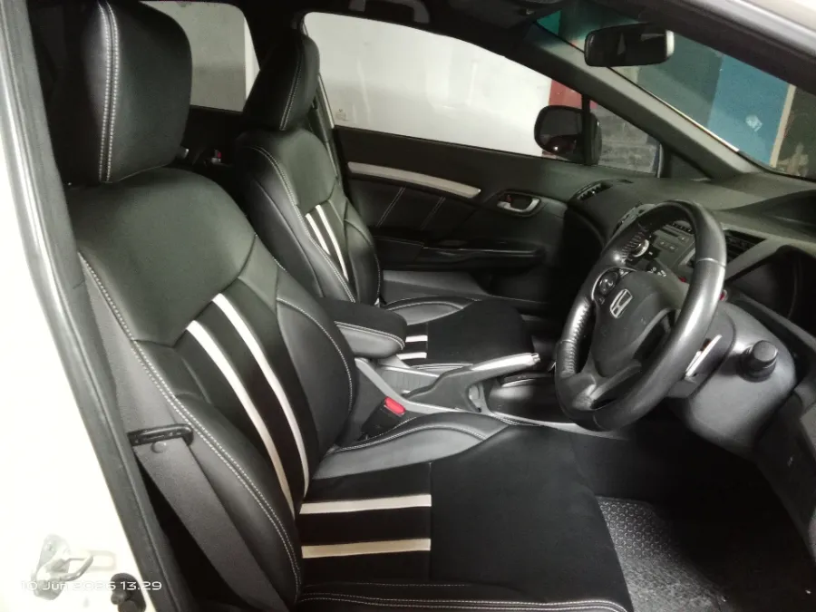 Foto Mobil Bekas Kabin Depan Honda Civic 2.0 FB tahun 2012