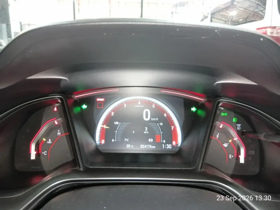 Foto Mobil Bekas Odometer Honda Civic 2.0 Type R tahun 2017