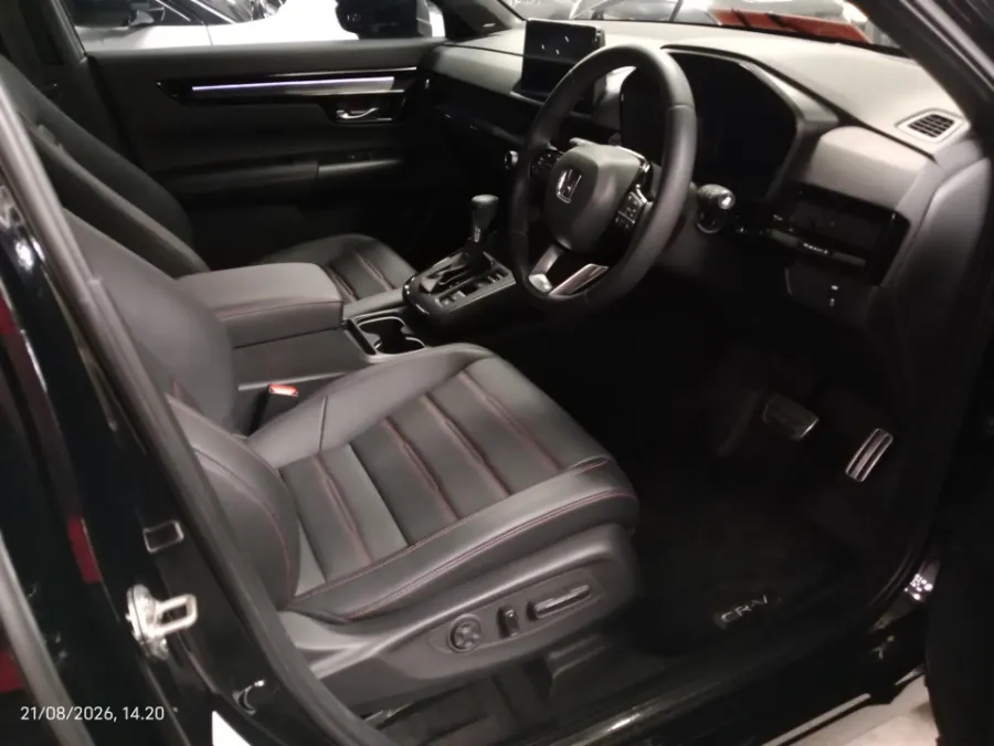 Foto Mobil Bekas Kabin Depan Honda CR-V 1.5 tahun 2023
